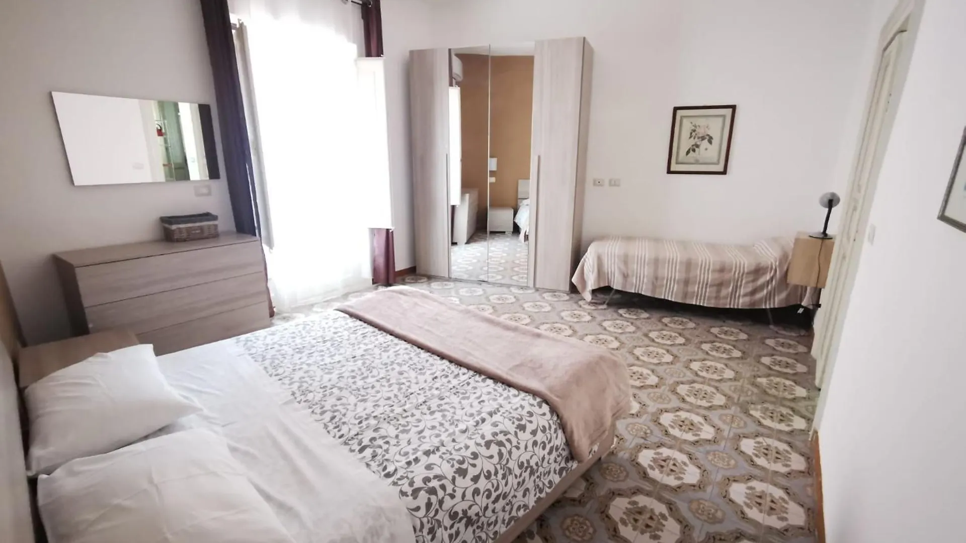 Una Scala Dal Centro Agrigento Apartment